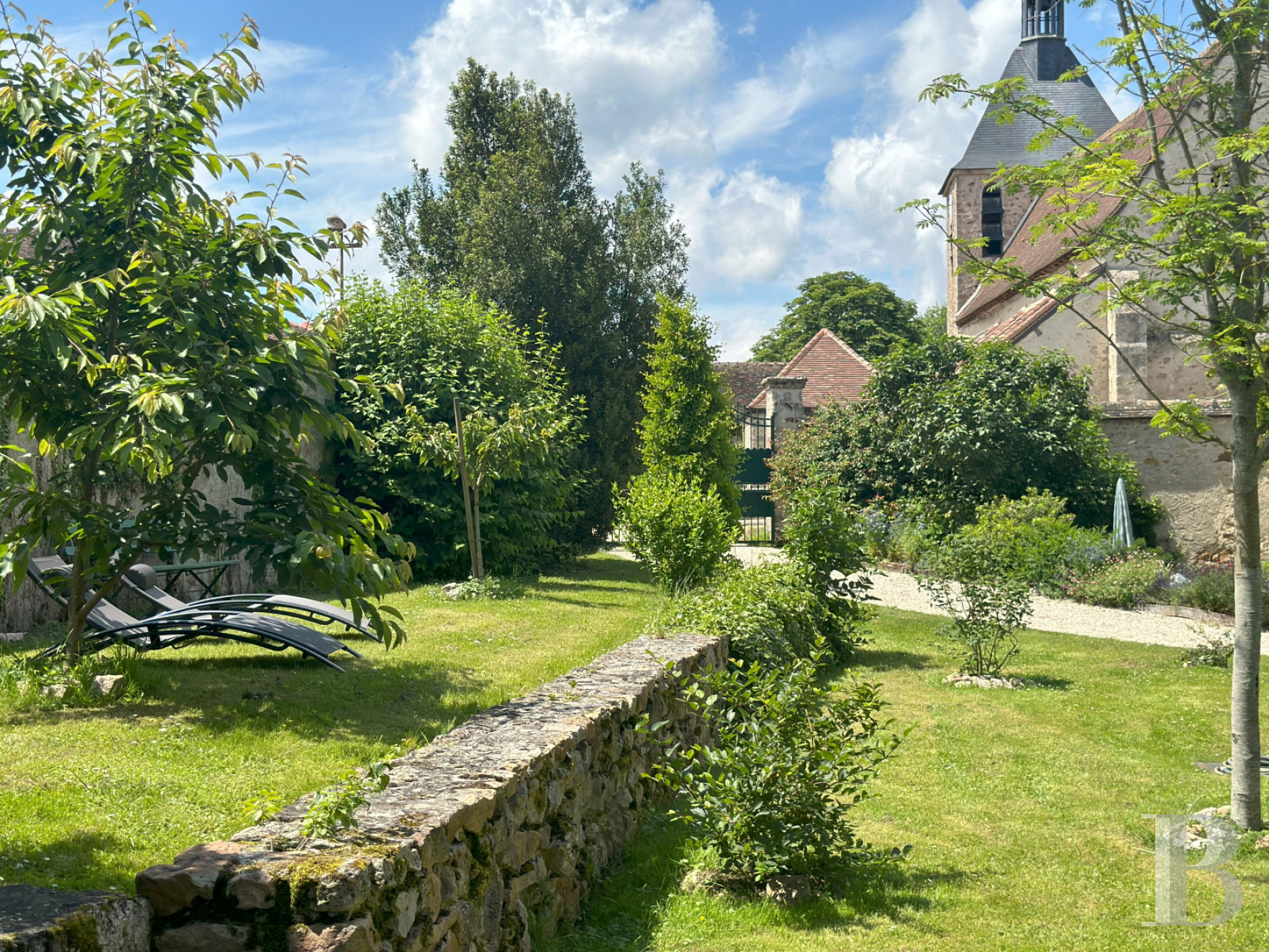 A 17th-century priory on the banks of the Seine, not far from Provins, in the Aube department - photo  n°6